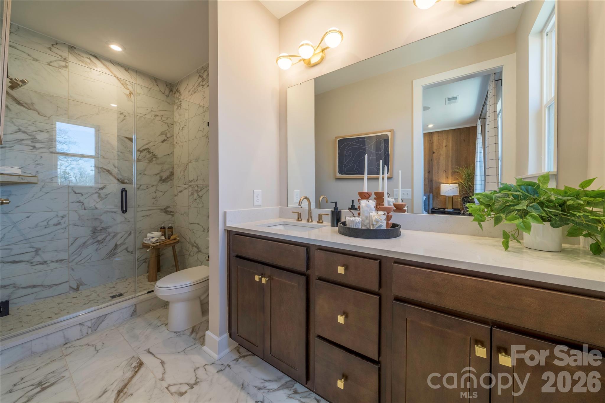 1501 Levy Way Property Photo 11
