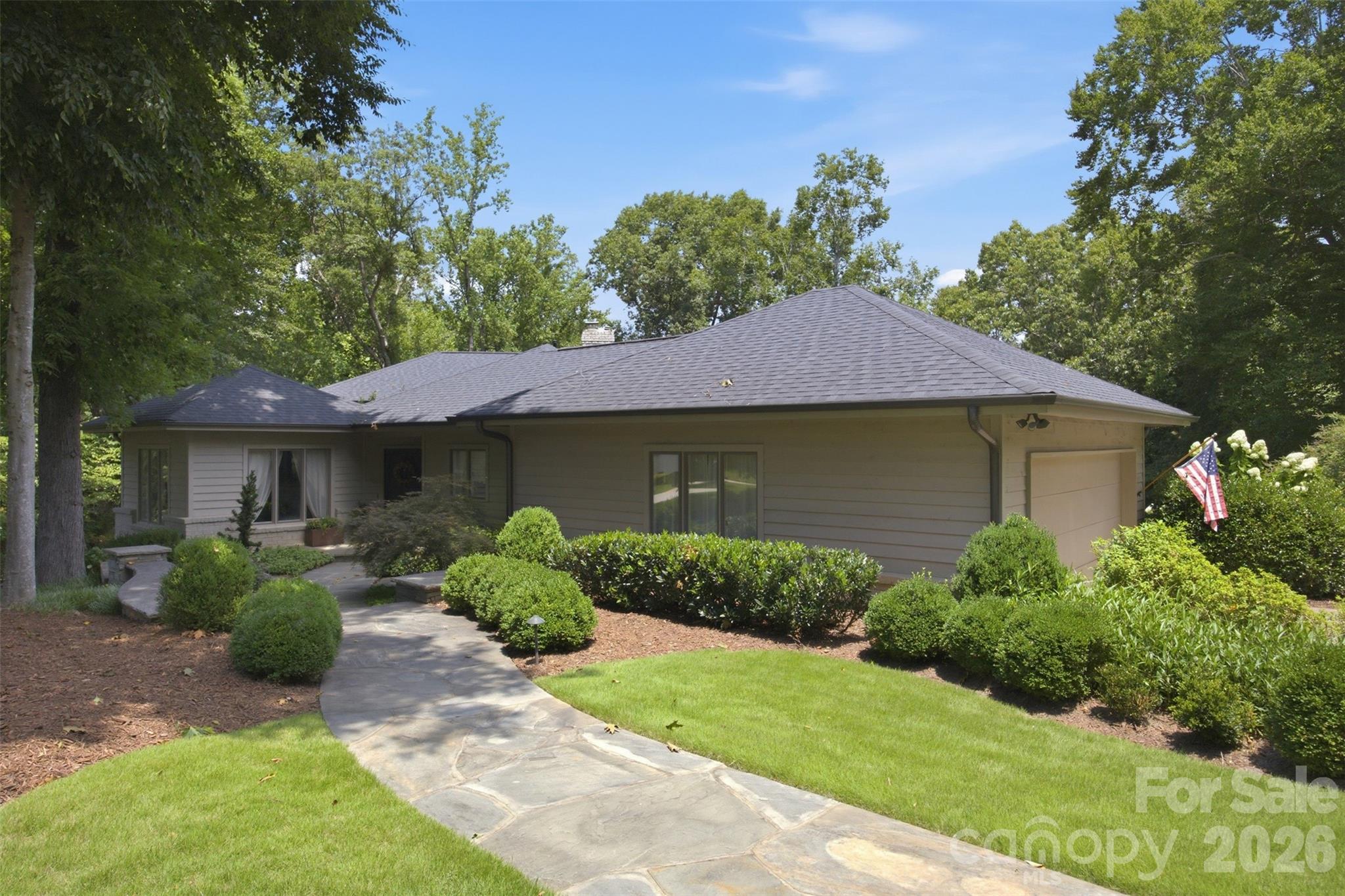 528 Stuart Ridge Property Photo 2