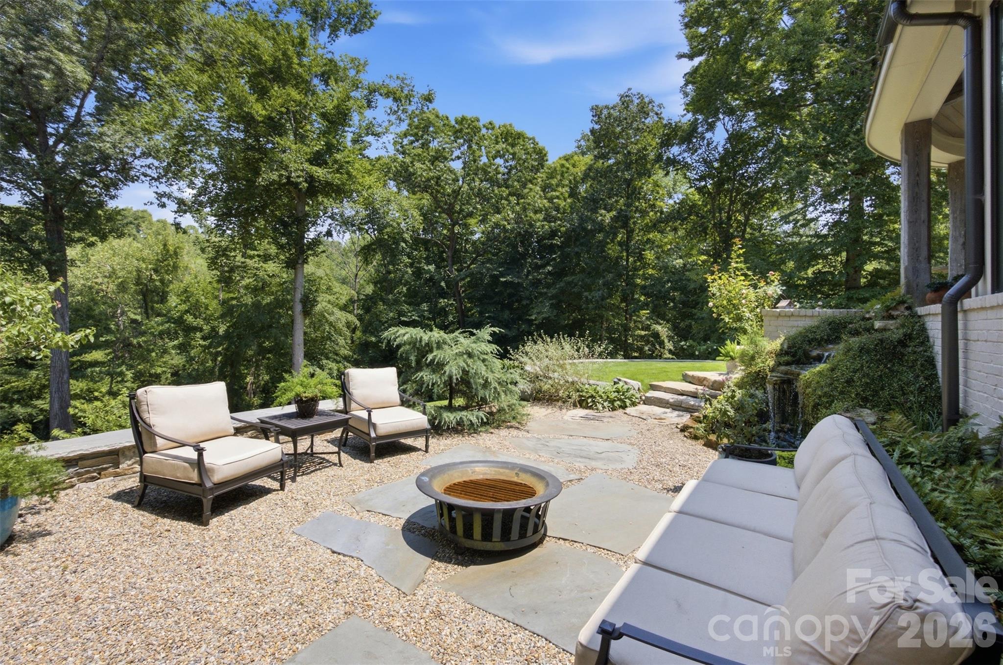 528 Stuart Ridge Property Photo 36