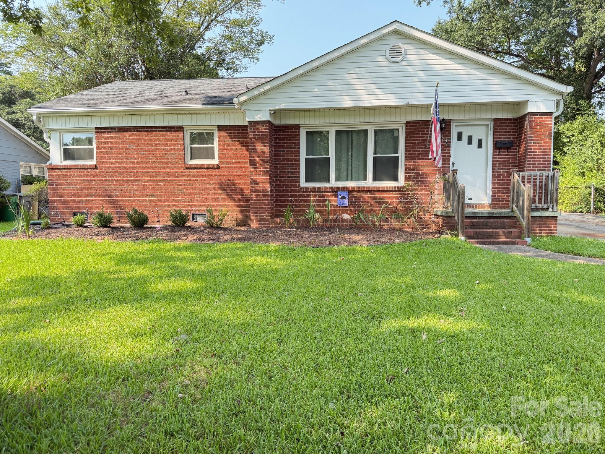 1327 Dresden Drive Property Photo 1