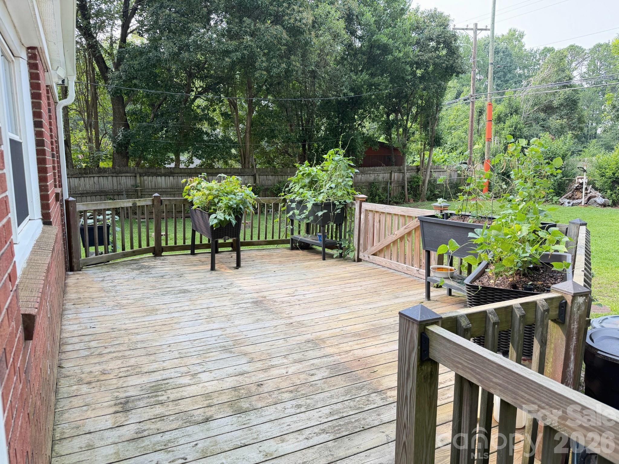1327 Dresden Drive Property Photo 3