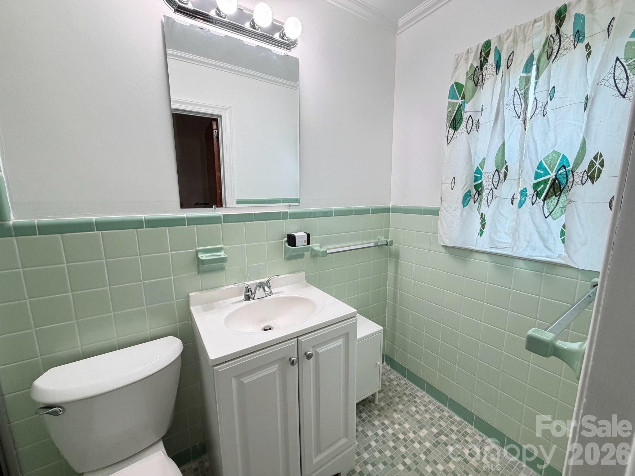 1327 Dresden Drive Property Photo 8