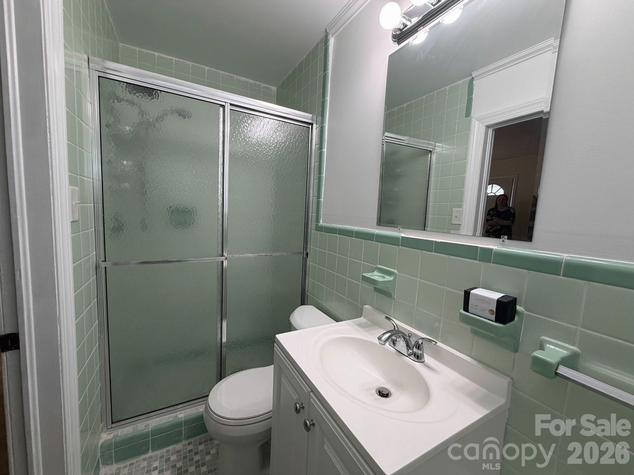 1327 Dresden Drive Property Photo 9
