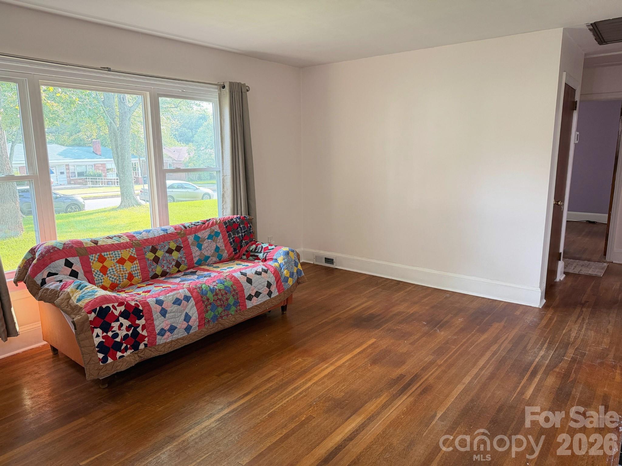 1327 Dresden Drive Property Photo 11
