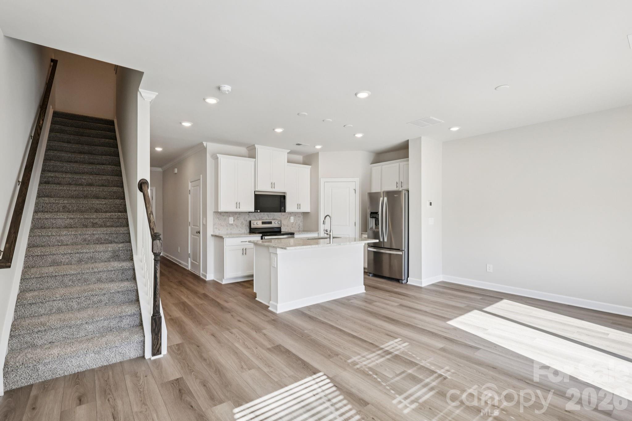 9008 Foggy Brook Loop Property Photo 3