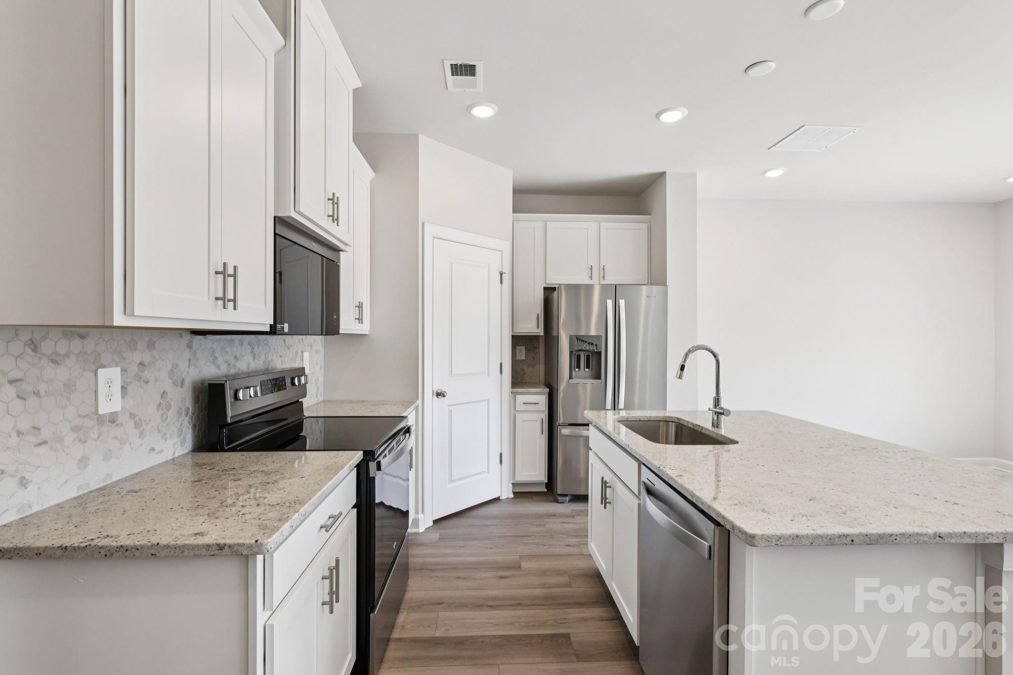 9008 Foggy Brook Loop Property Photo 6