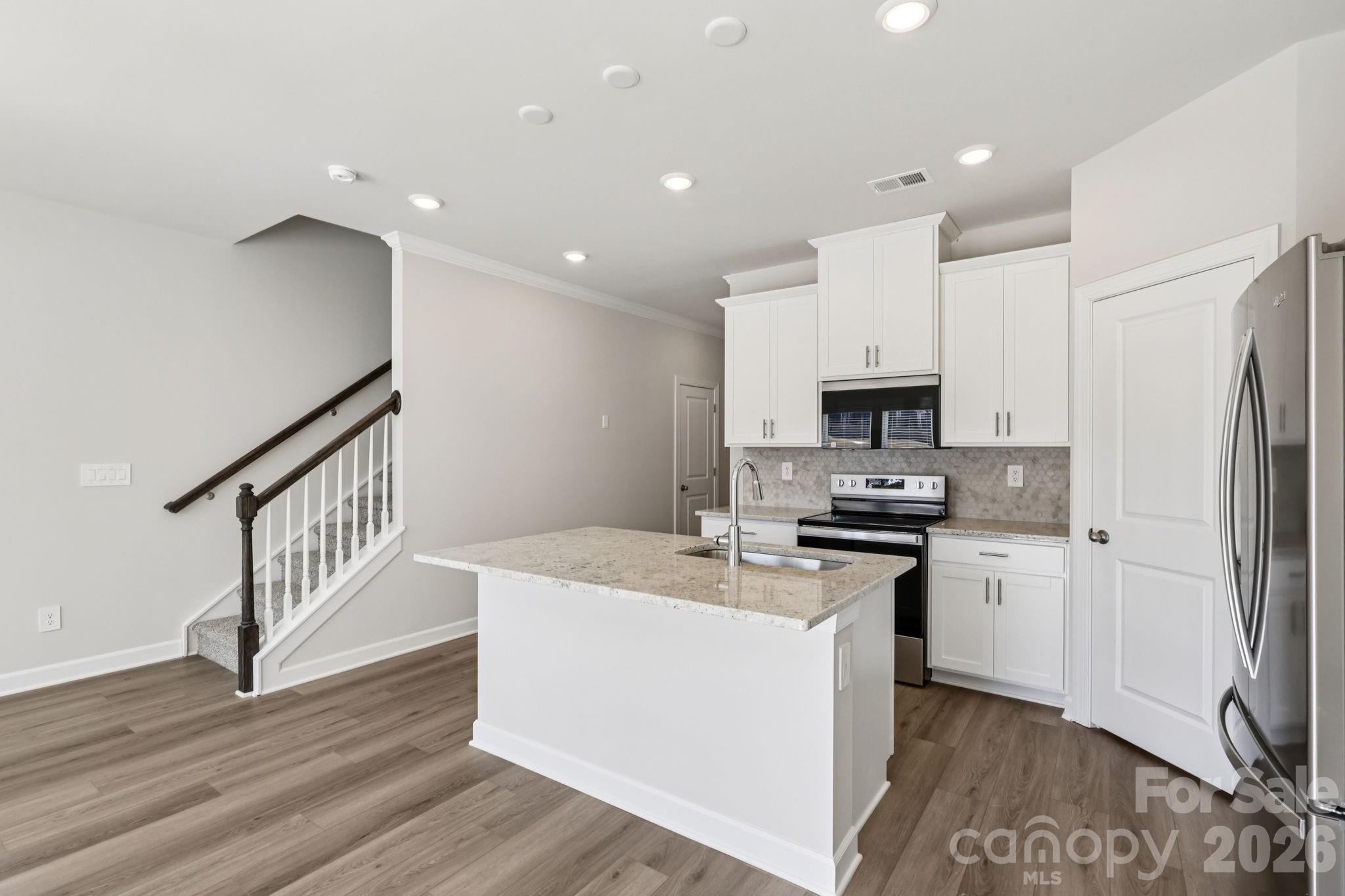 9008 Foggy Brook Loop Property Photo 8