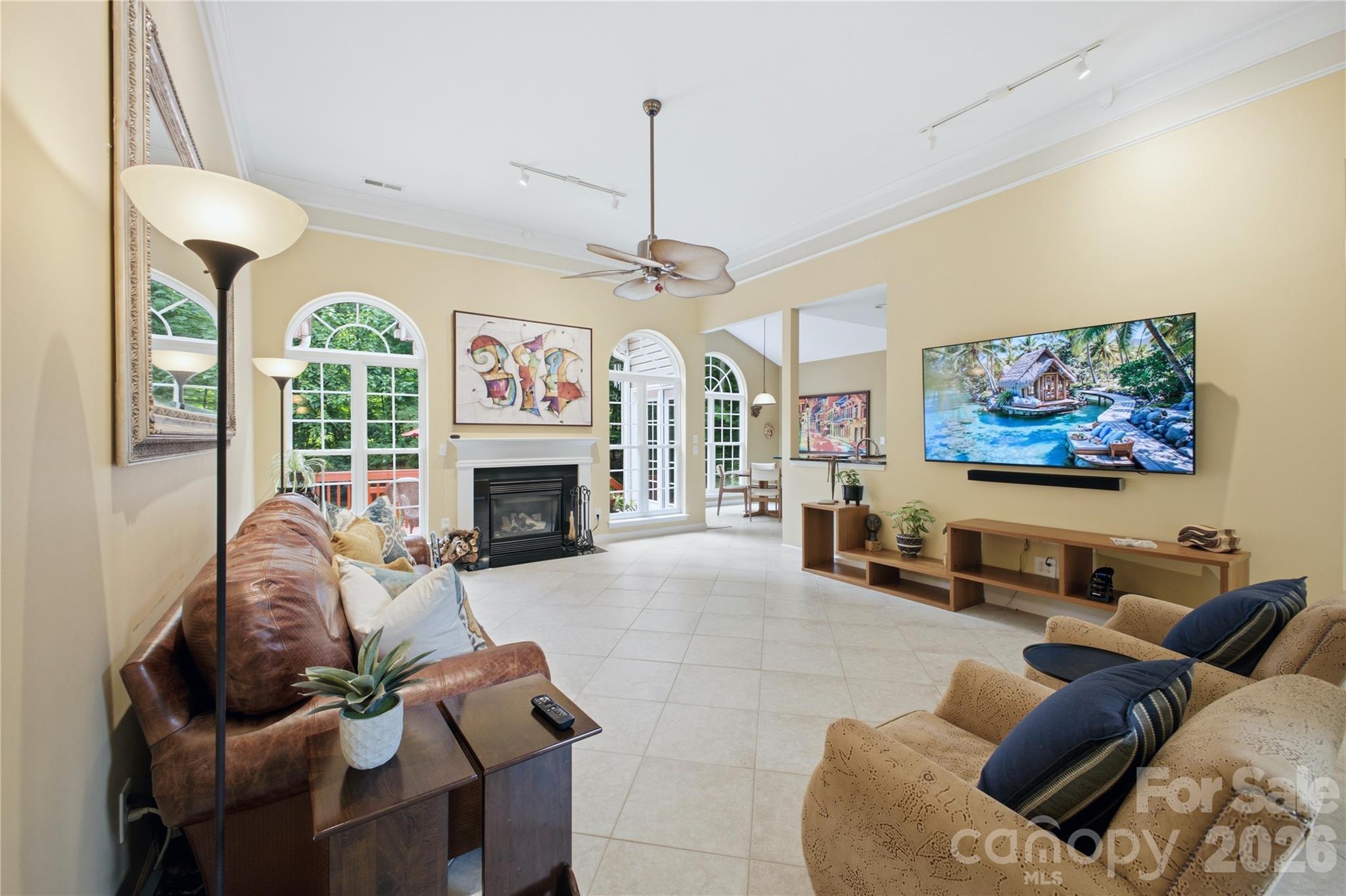 136 Edge Hill Drive Property Photo 4