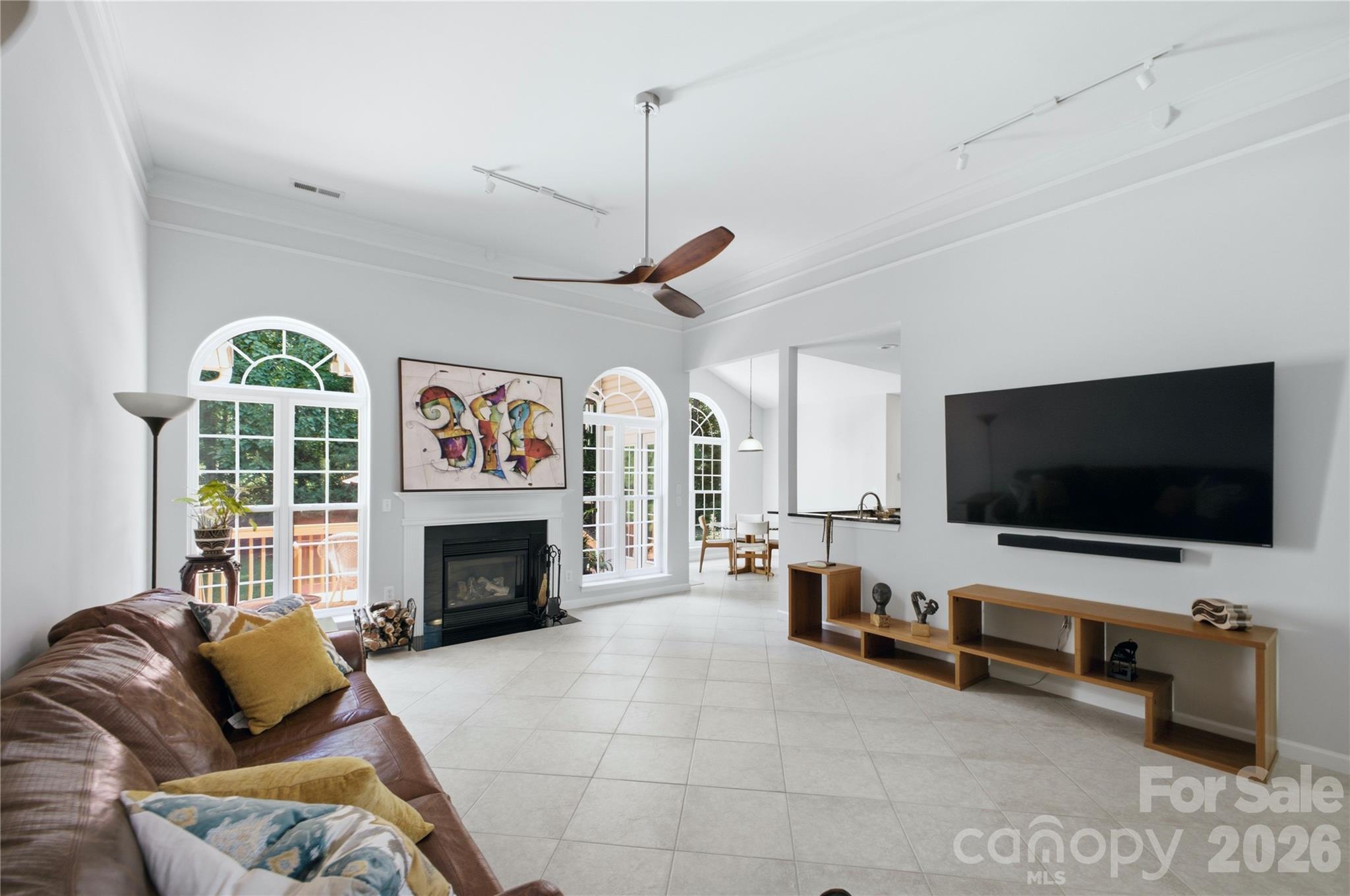 136 Edge Hill Drive Property Photo 6