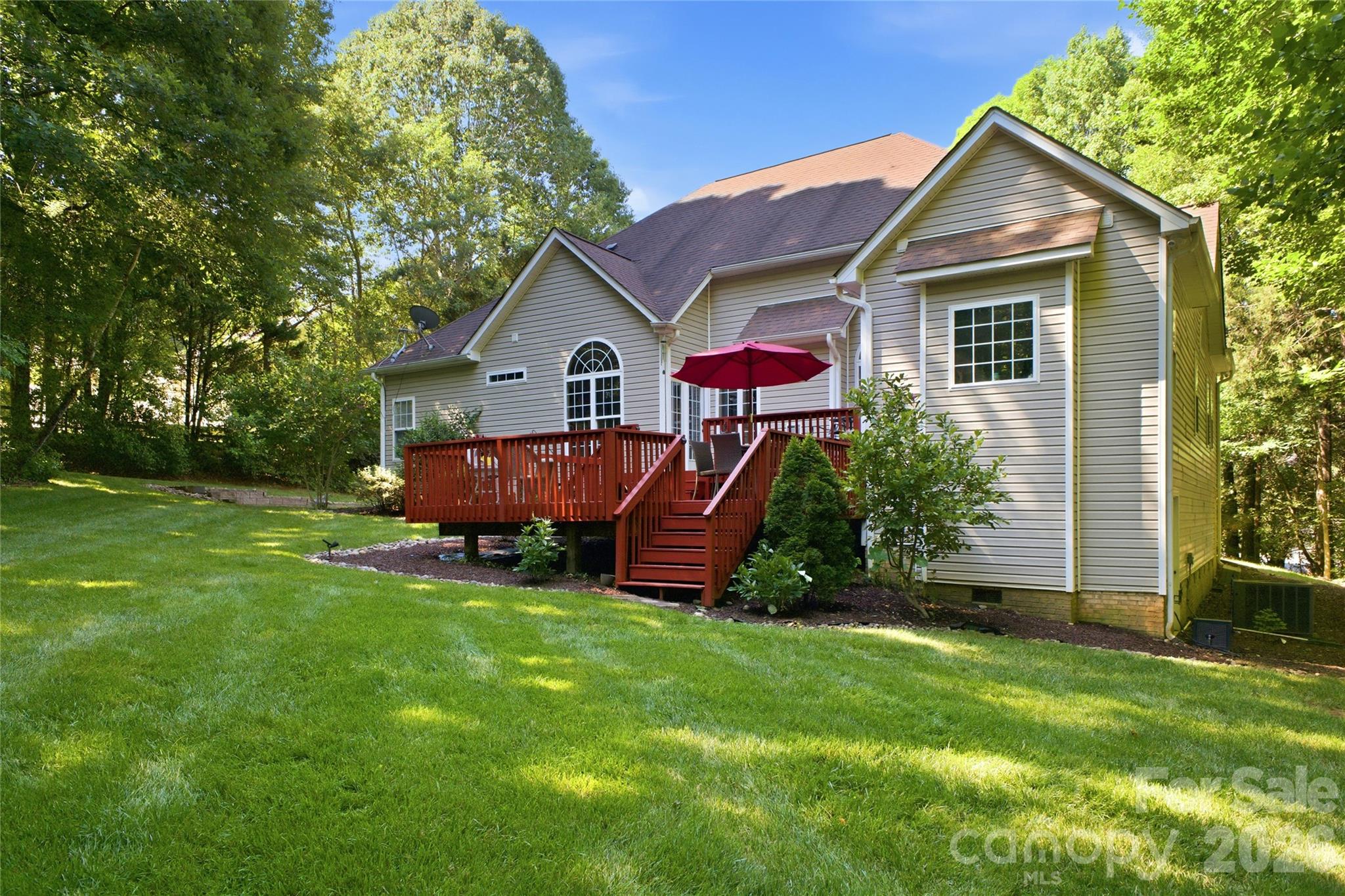 136 Edge Hill Drive Property Photo 40