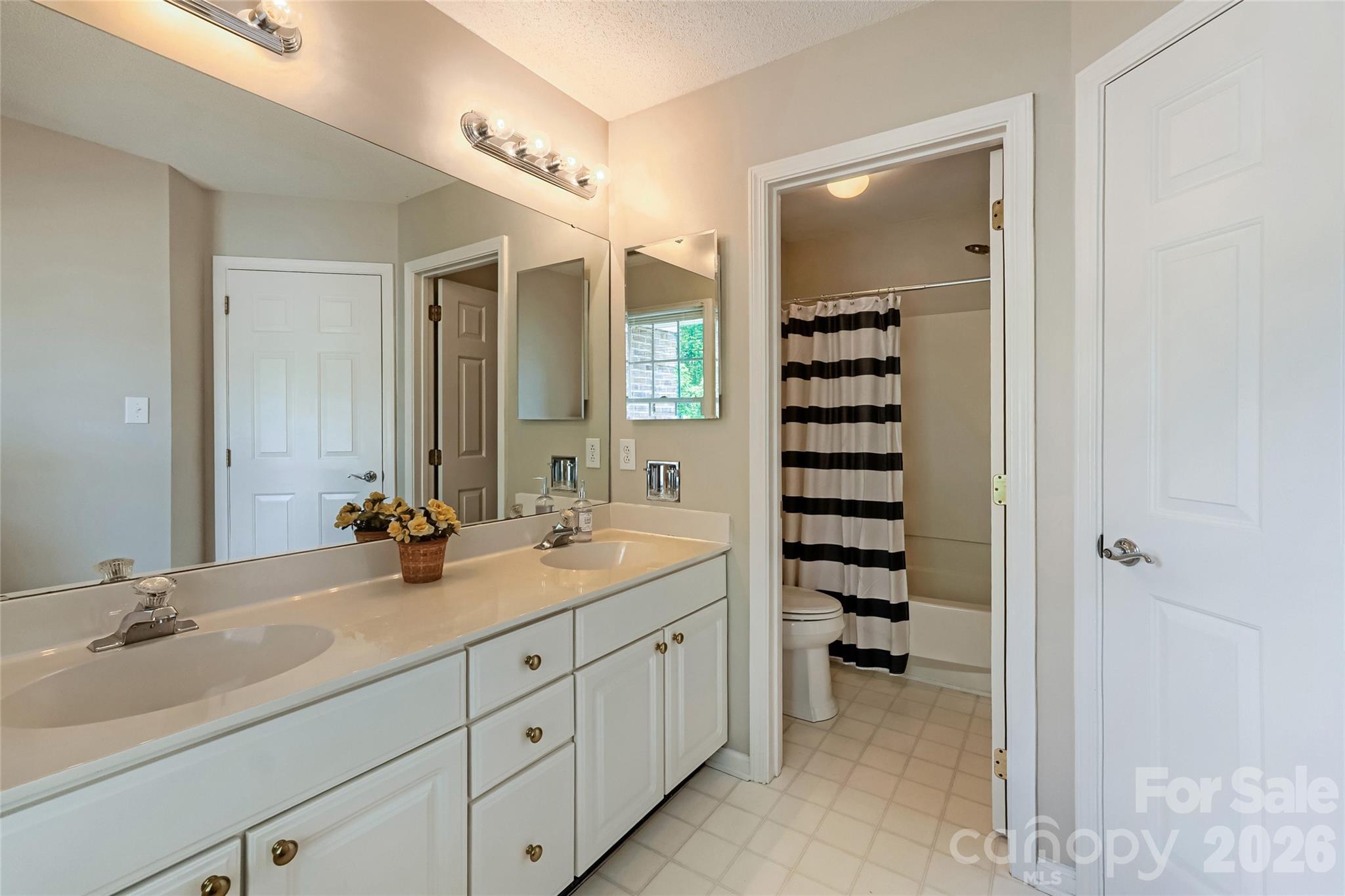 6211 Coleridge Court Property Photo 23