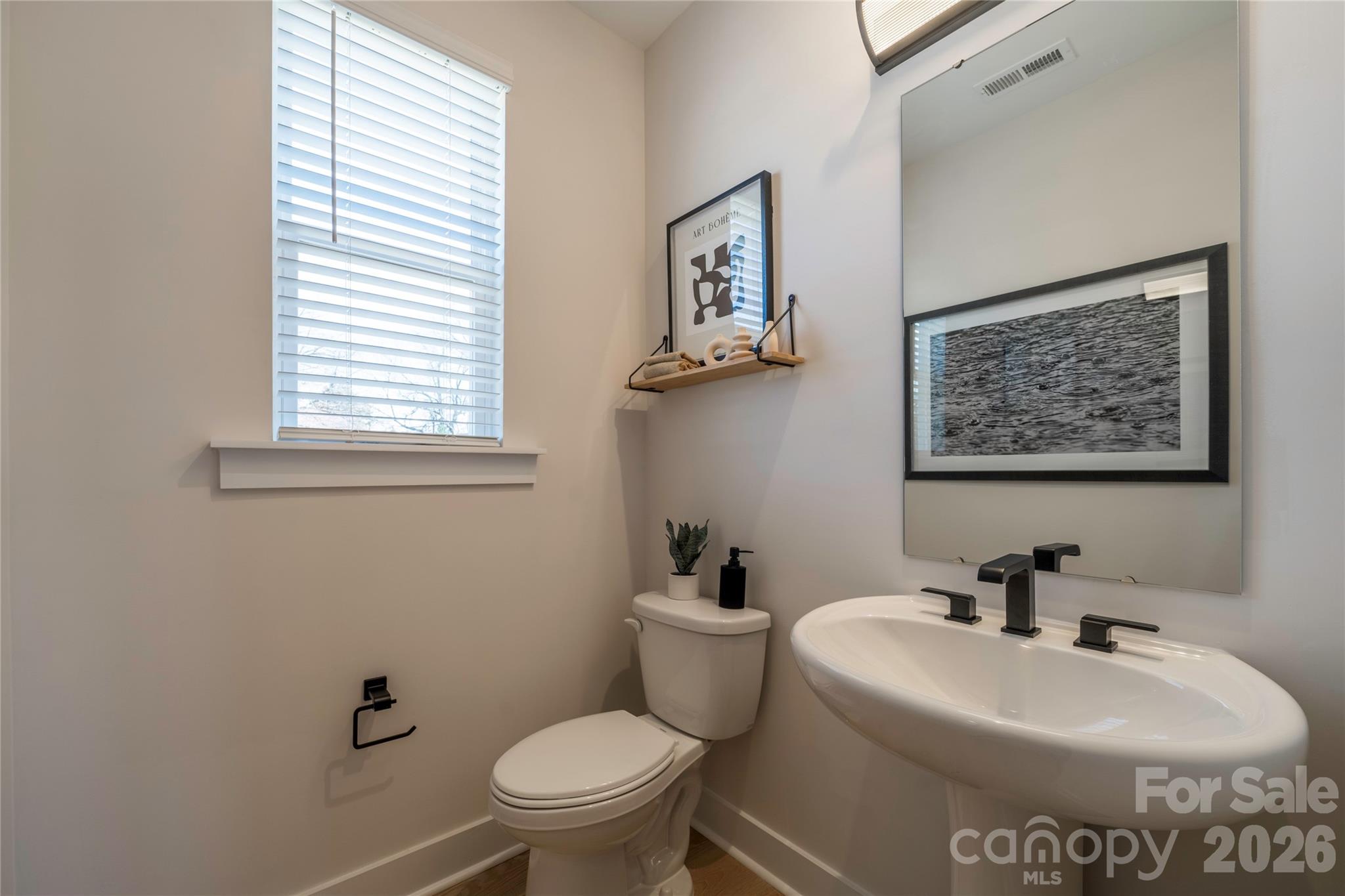 1443 Levy Way Property Photo 13