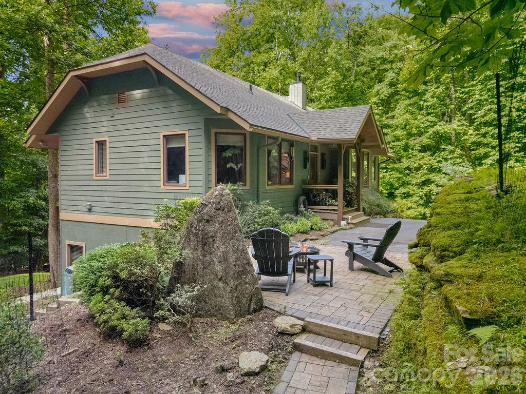 141 Bruce Circle Property Photo 5
