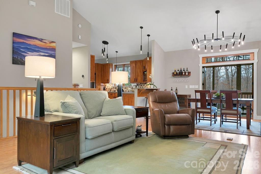 141 Bruce Circle Property Photo 11