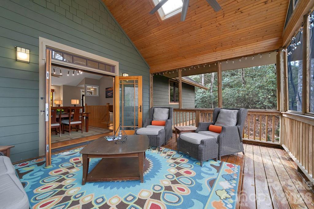 141 Bruce Circle Property Photo 16