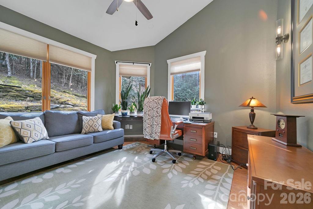 141 Bruce Circle Property Photo 32