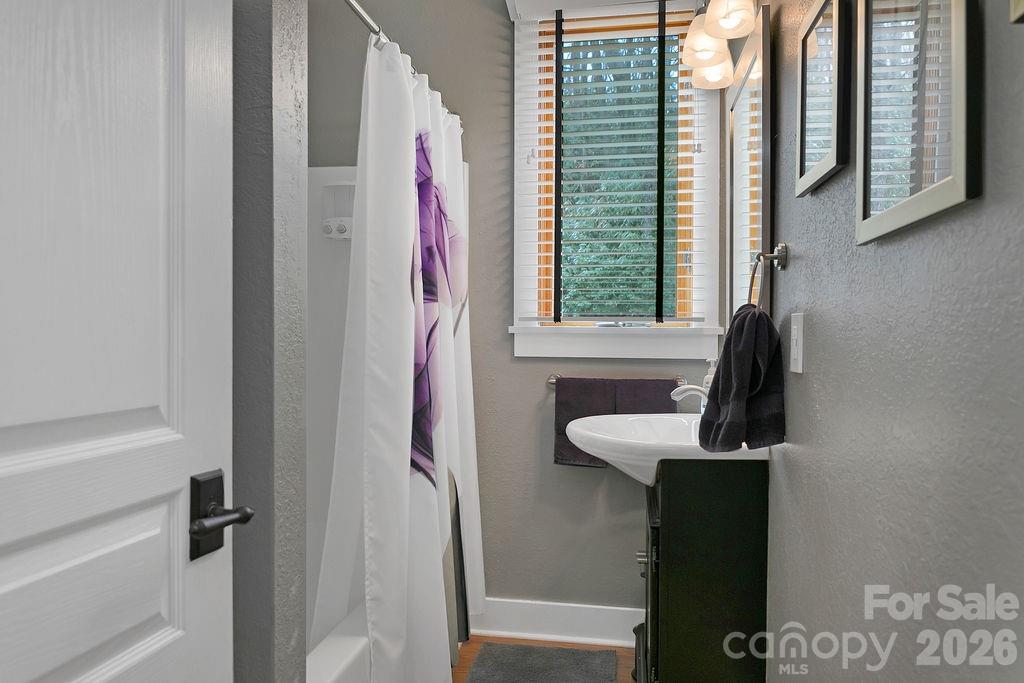 141 Bruce Circle Property Photo 34