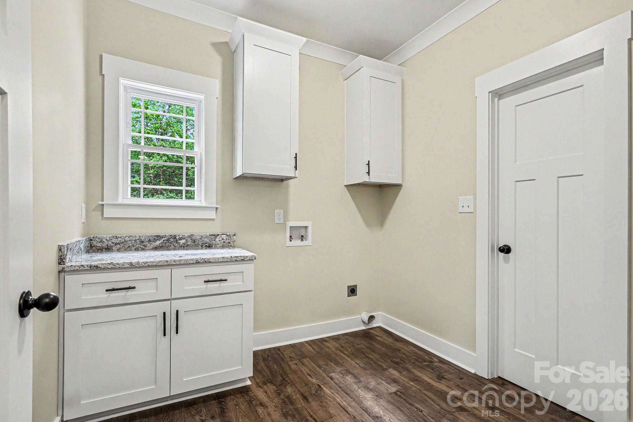 582 Starboard Reach None Property Photo 14