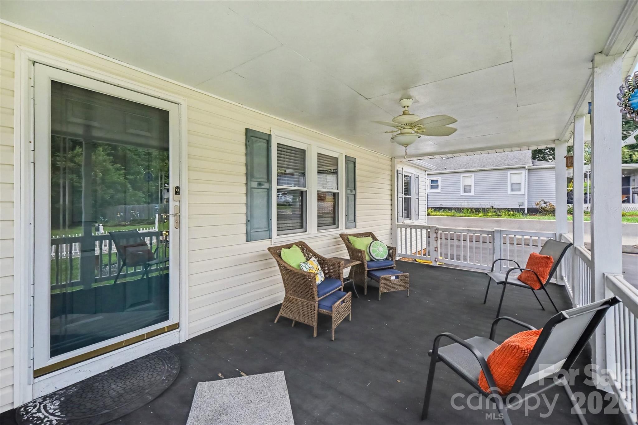 104 E Main Street Property Photo 5