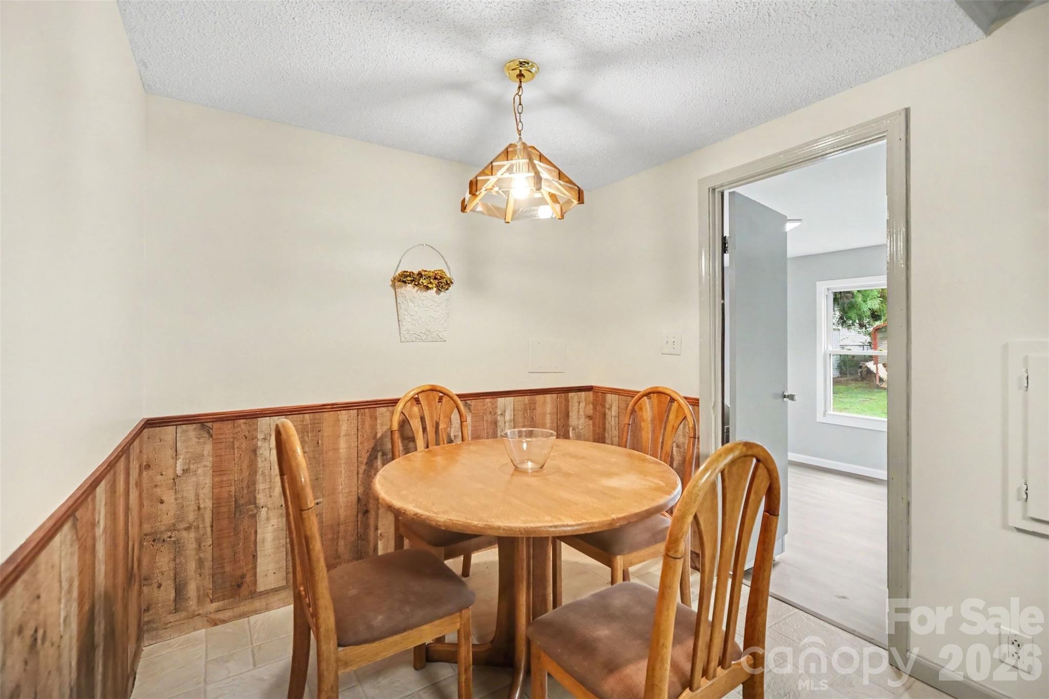 104 E Main Street Property Photo 10