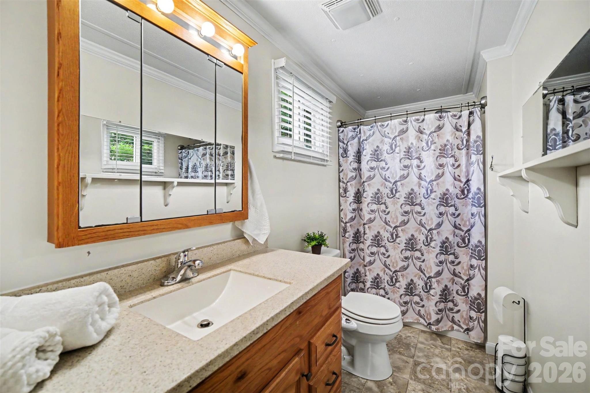 104 E Main Street Property Photo 17