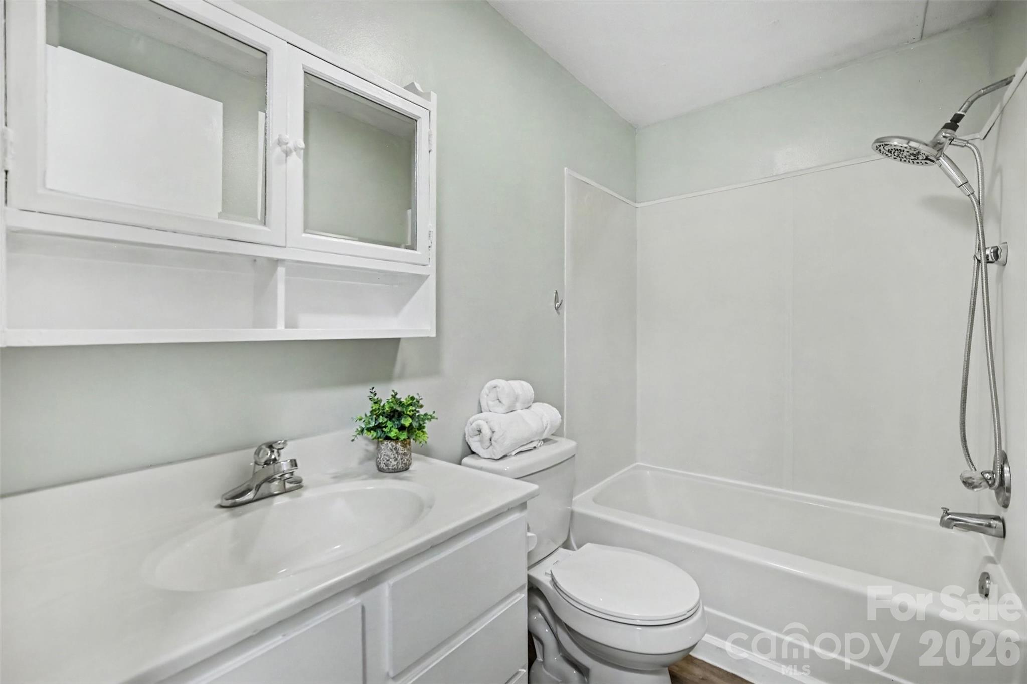 104 E Main Street Property Photo 18