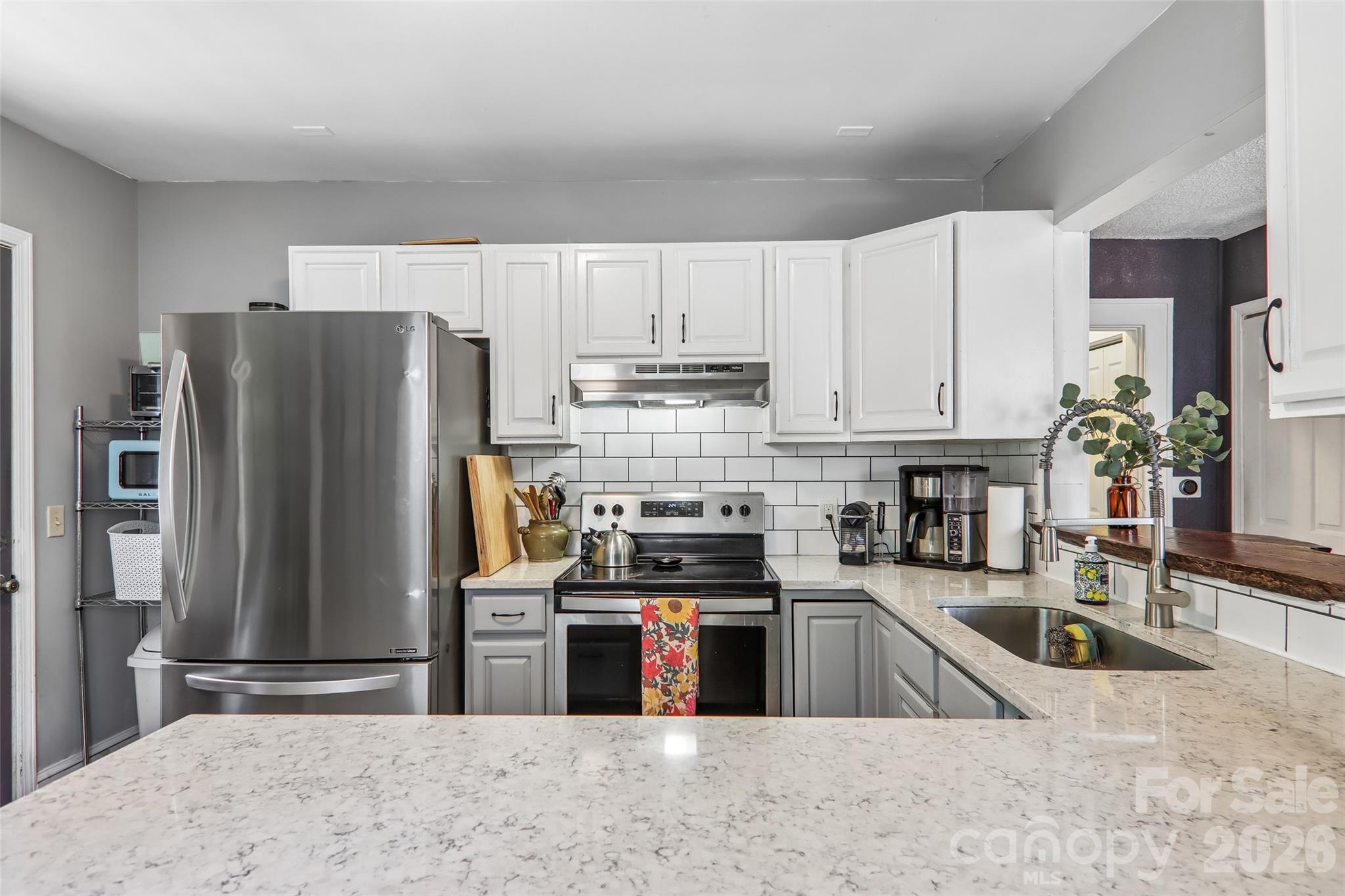 276 State Street Property Photo 15