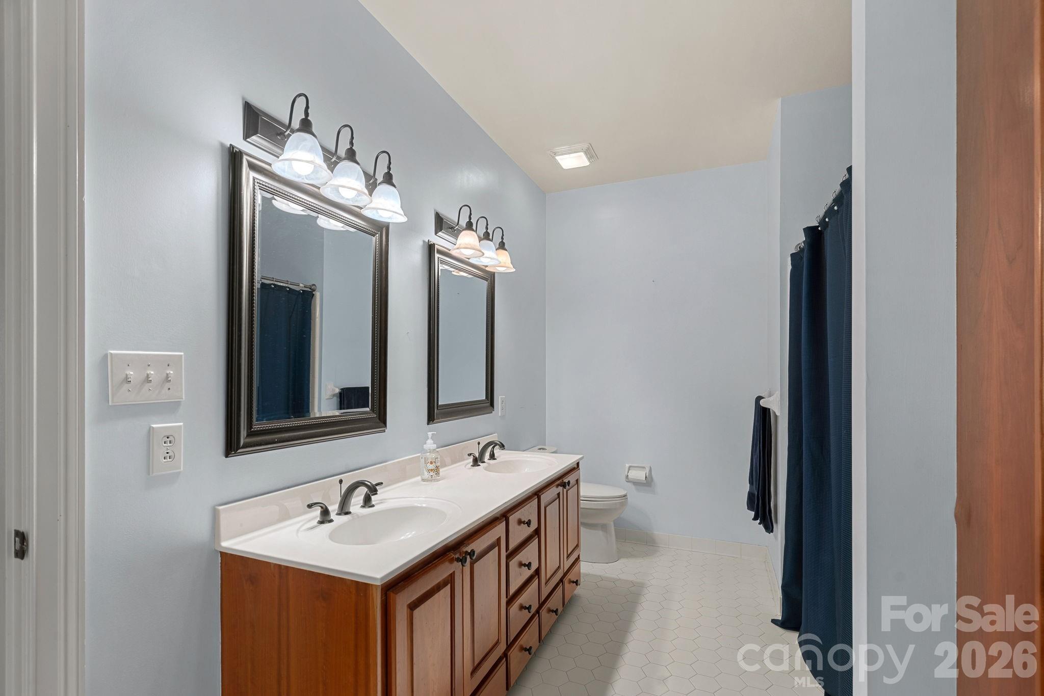 5006 Cranston Court Property Photo 27