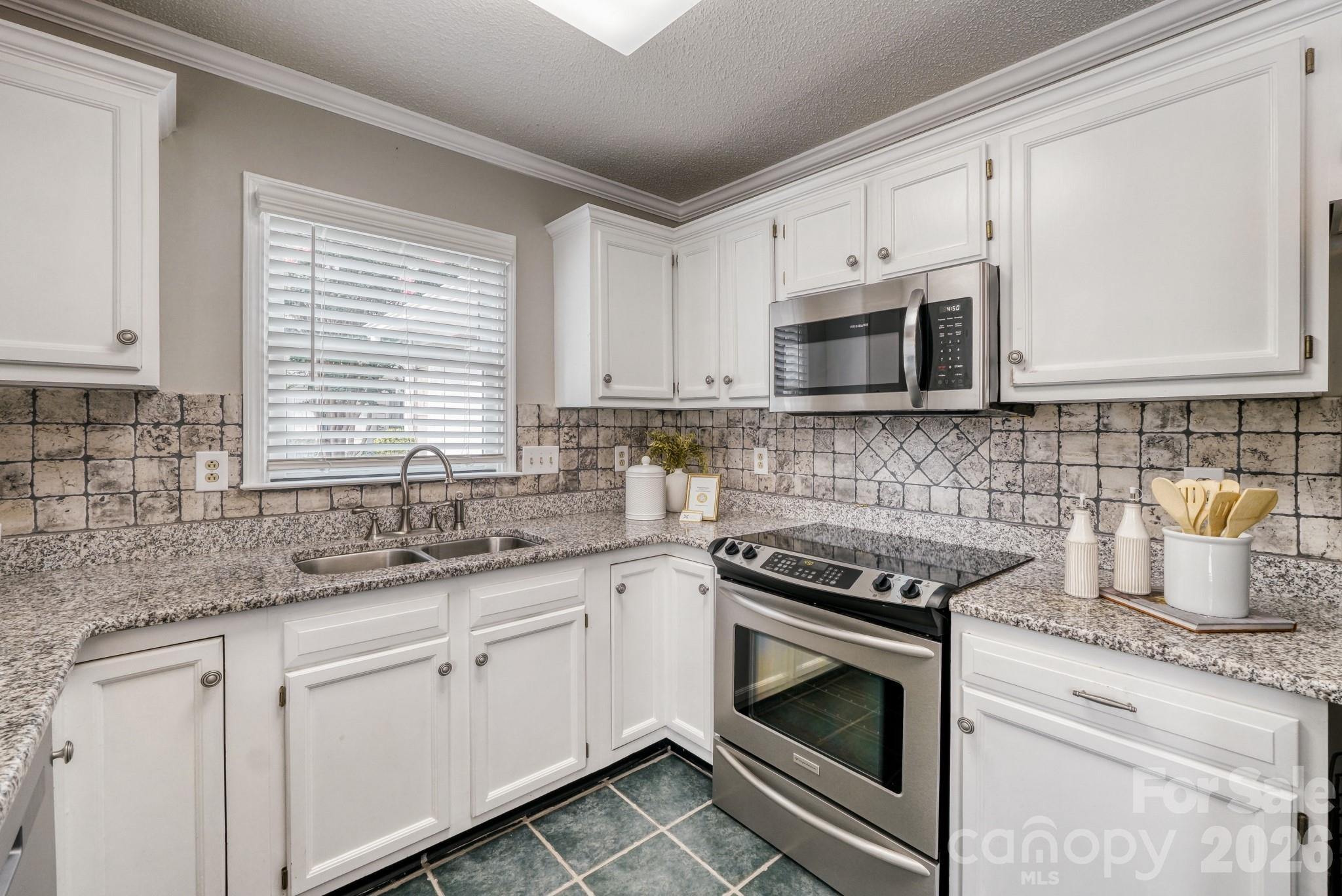 7333 Carrbridge Lane Property Photo 10