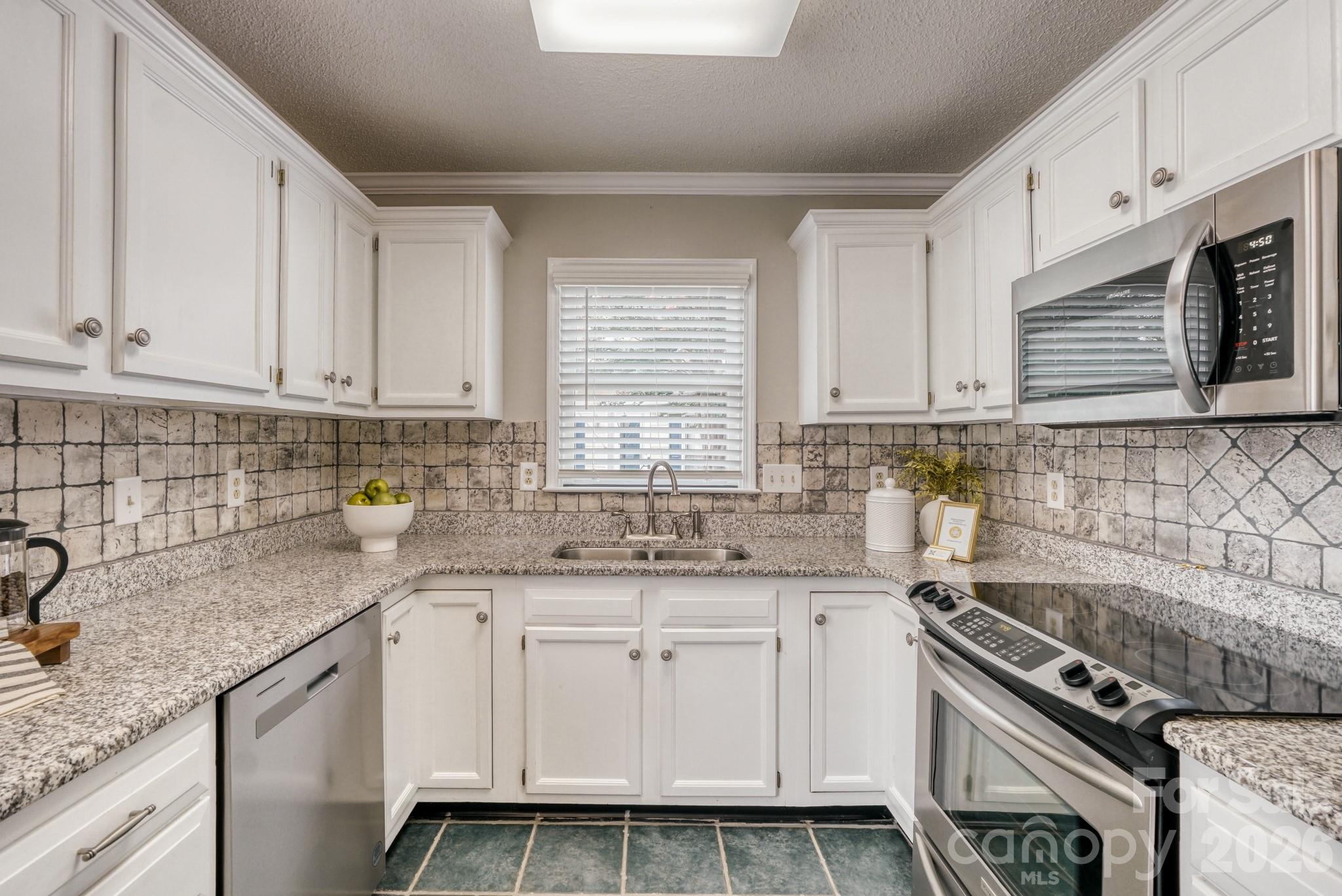 7333 Carrbridge Lane Property Photo 11