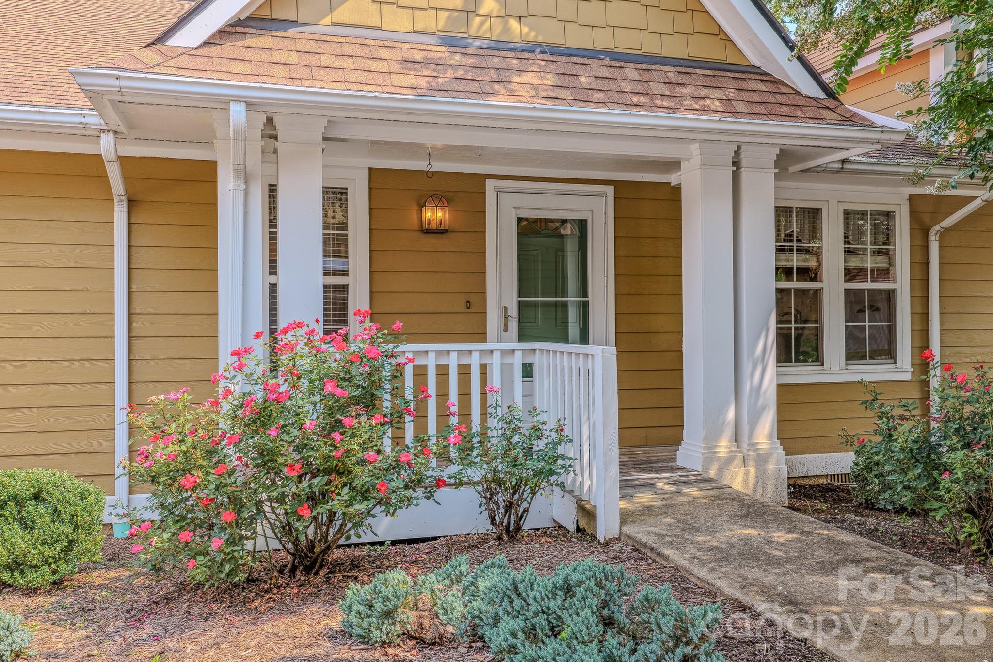 902 Woodlea Court Property Photo 4