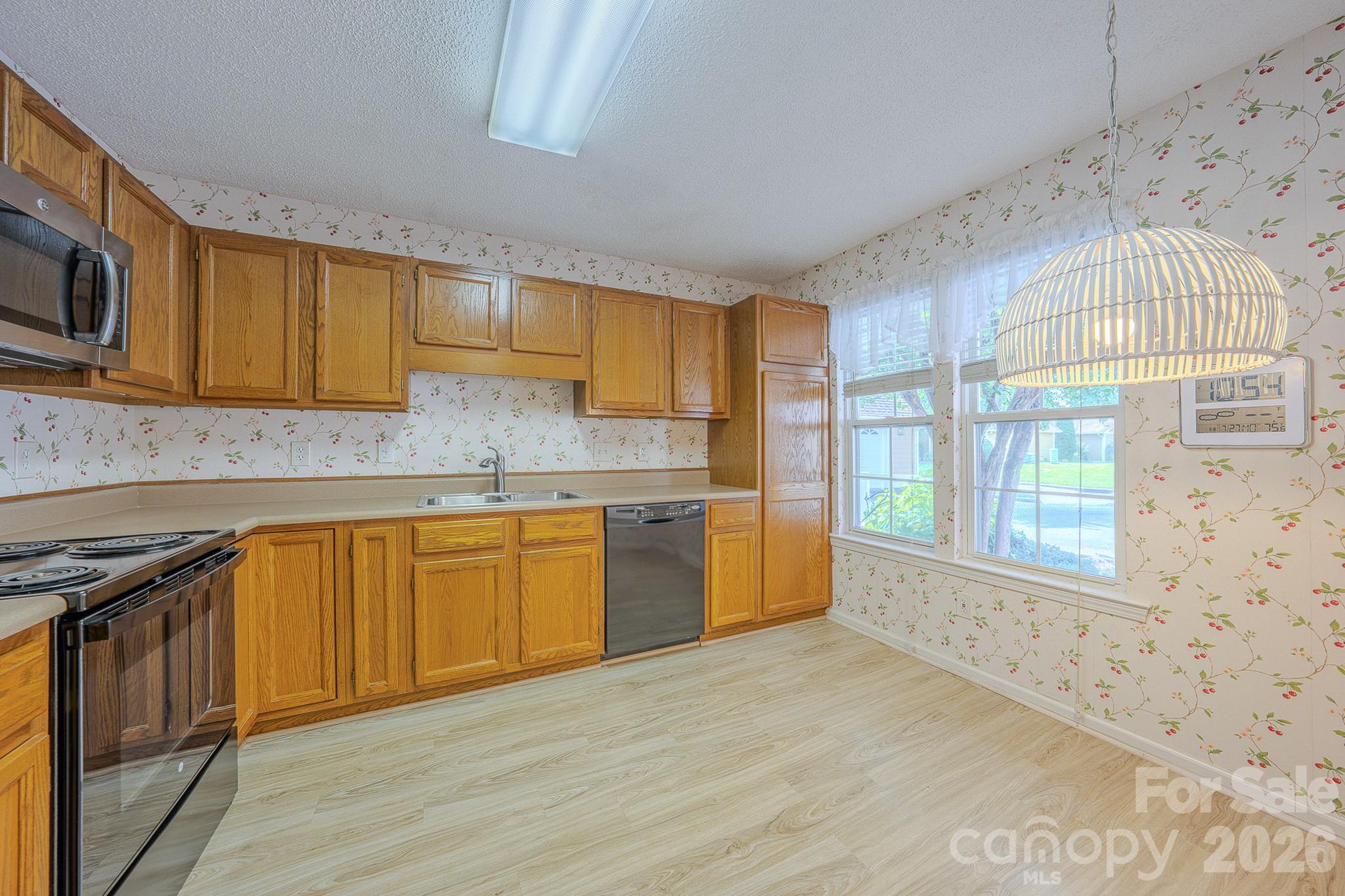 902 Woodlea Court Property Photo 14