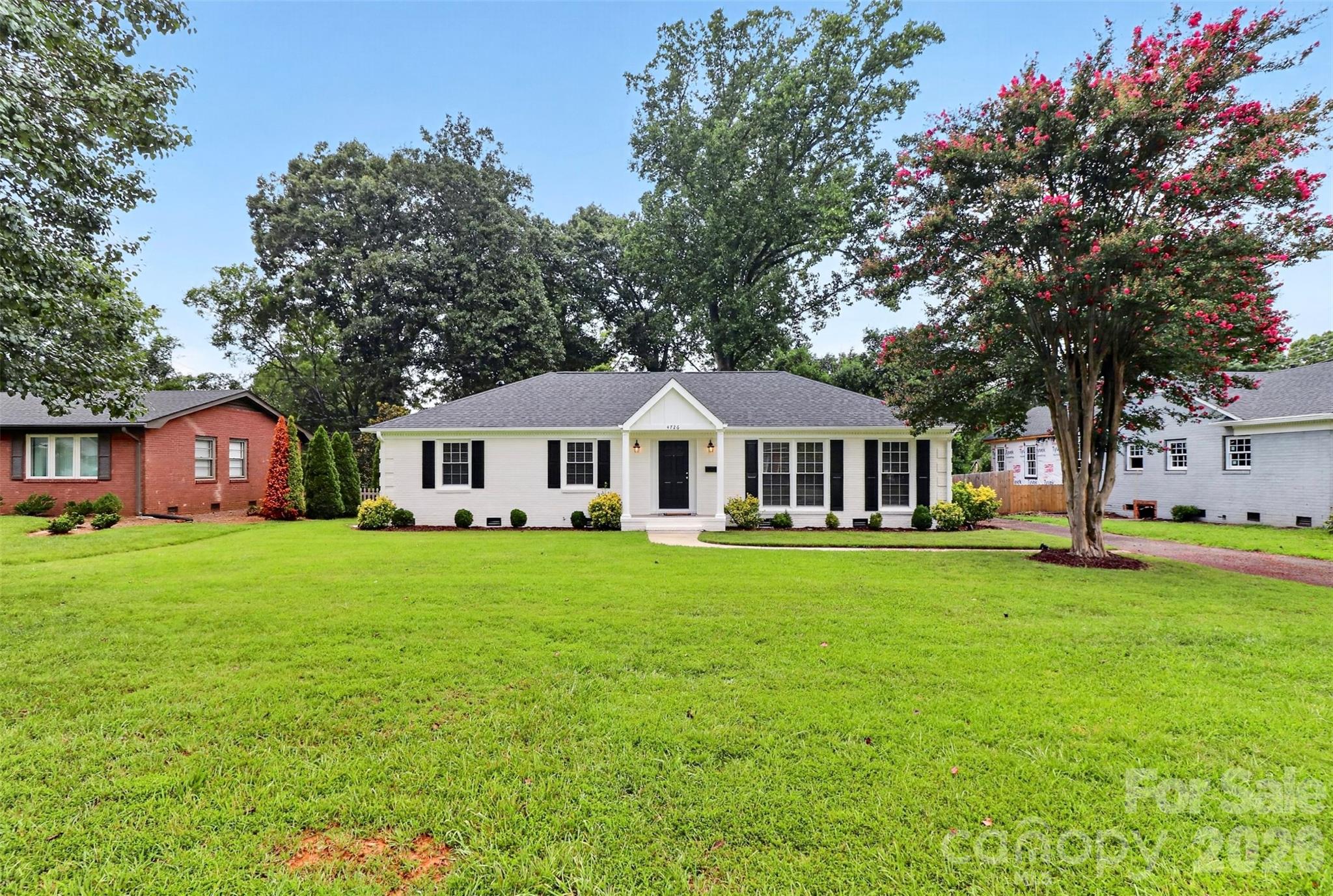 4726 Walden Court Property Photo 4