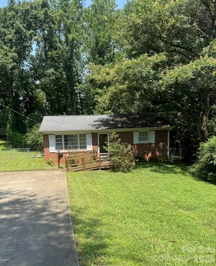 411 Holly Hills Road Property Photo 1