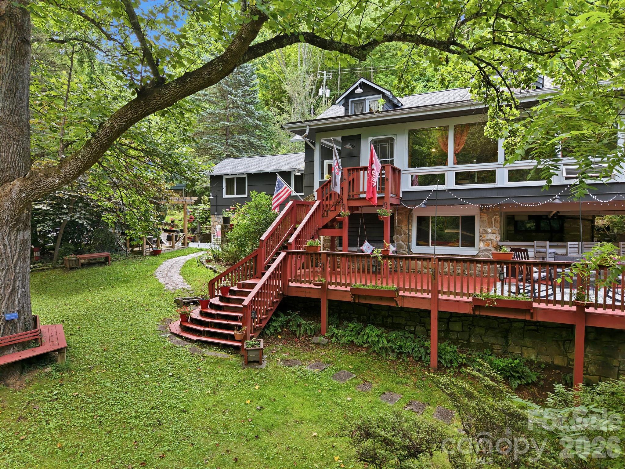 146 Chestnut Walk Drive Property Photo 1