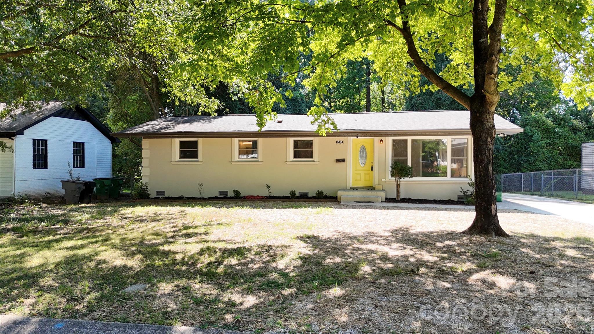 1501 Vancouver Drive Property Photo 3