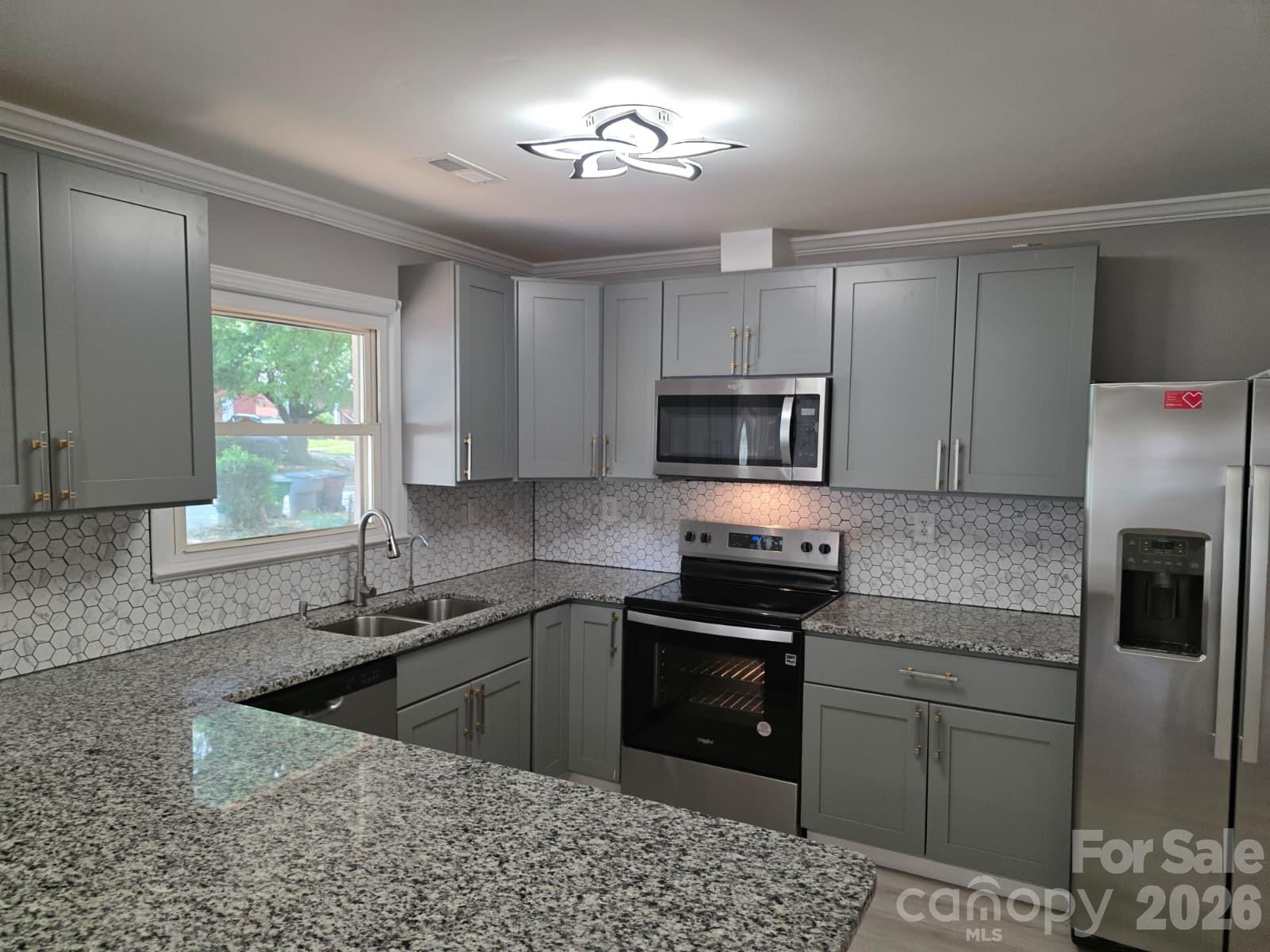 1501 Vancouver Drive Property Photo 7