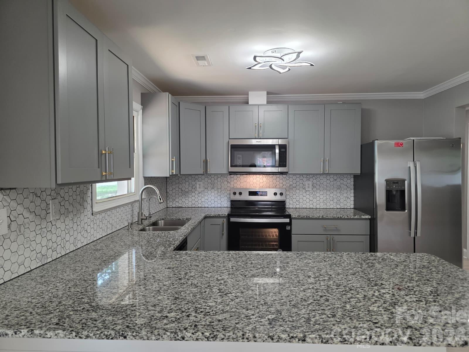 1501 Vancouver Drive Property Photo 10