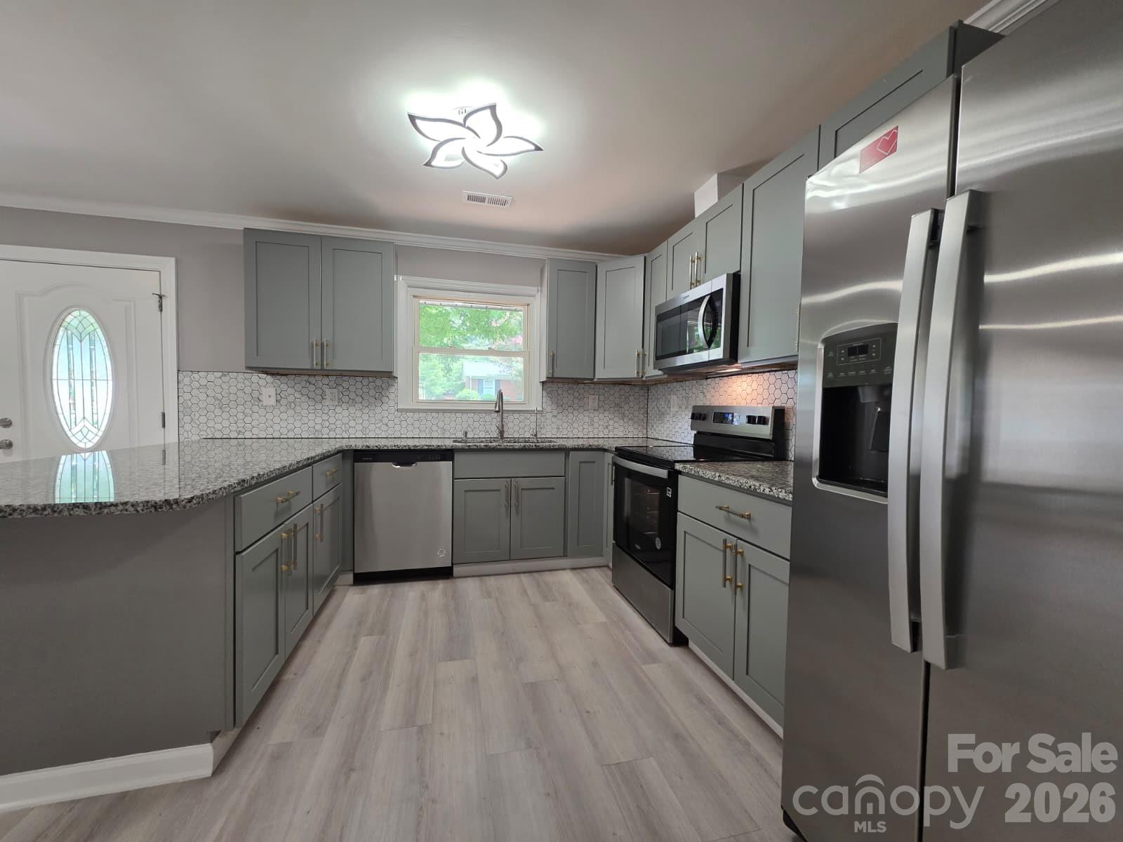 1501 Vancouver Drive Property Photo 11