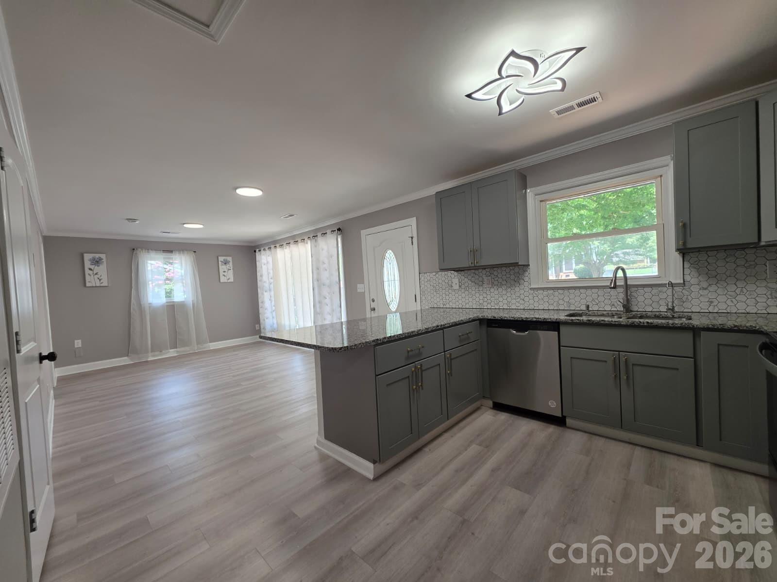 1501 Vancouver Drive Property Photo 14