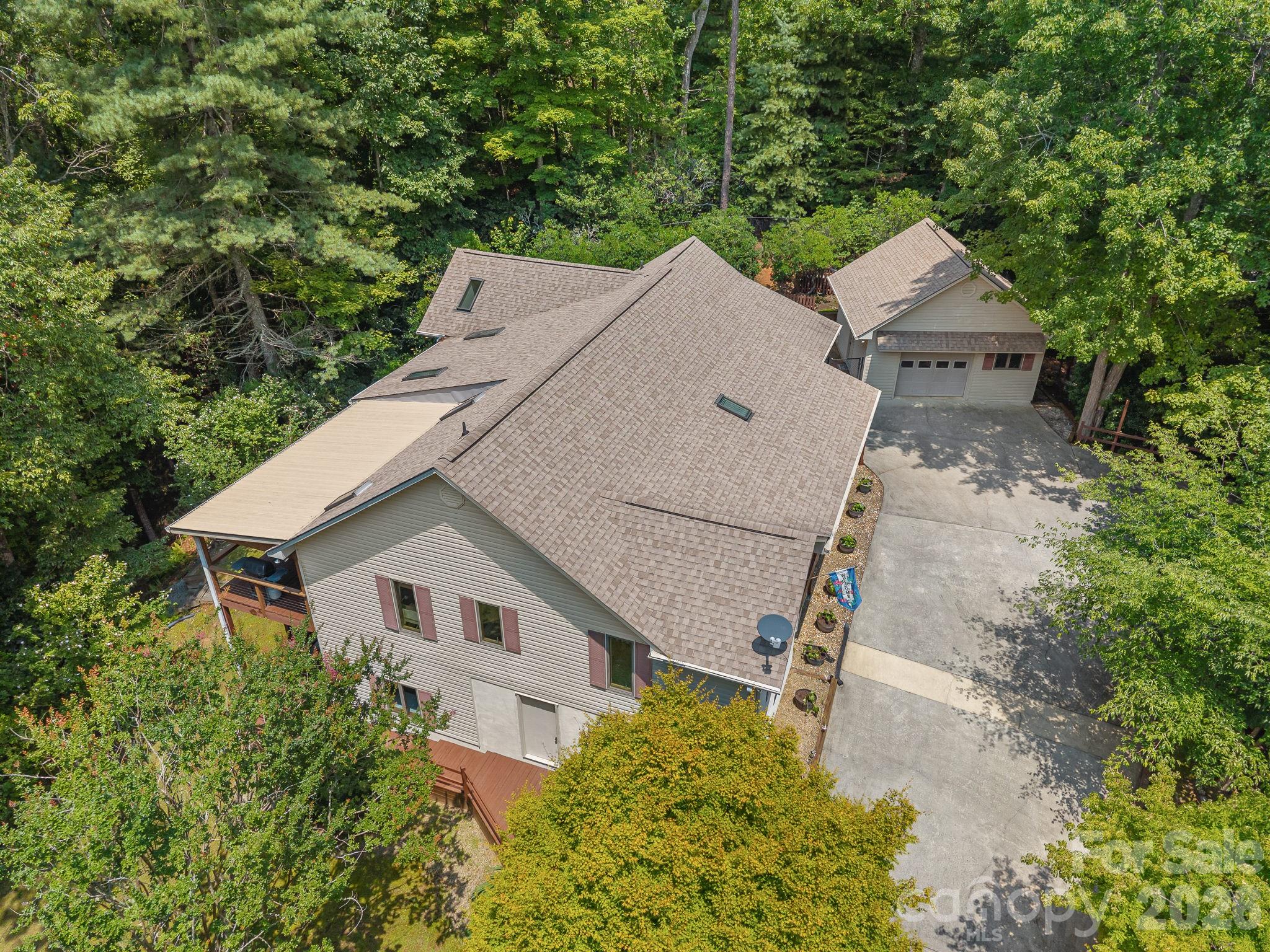 620 Thunder Road Property Photo 3