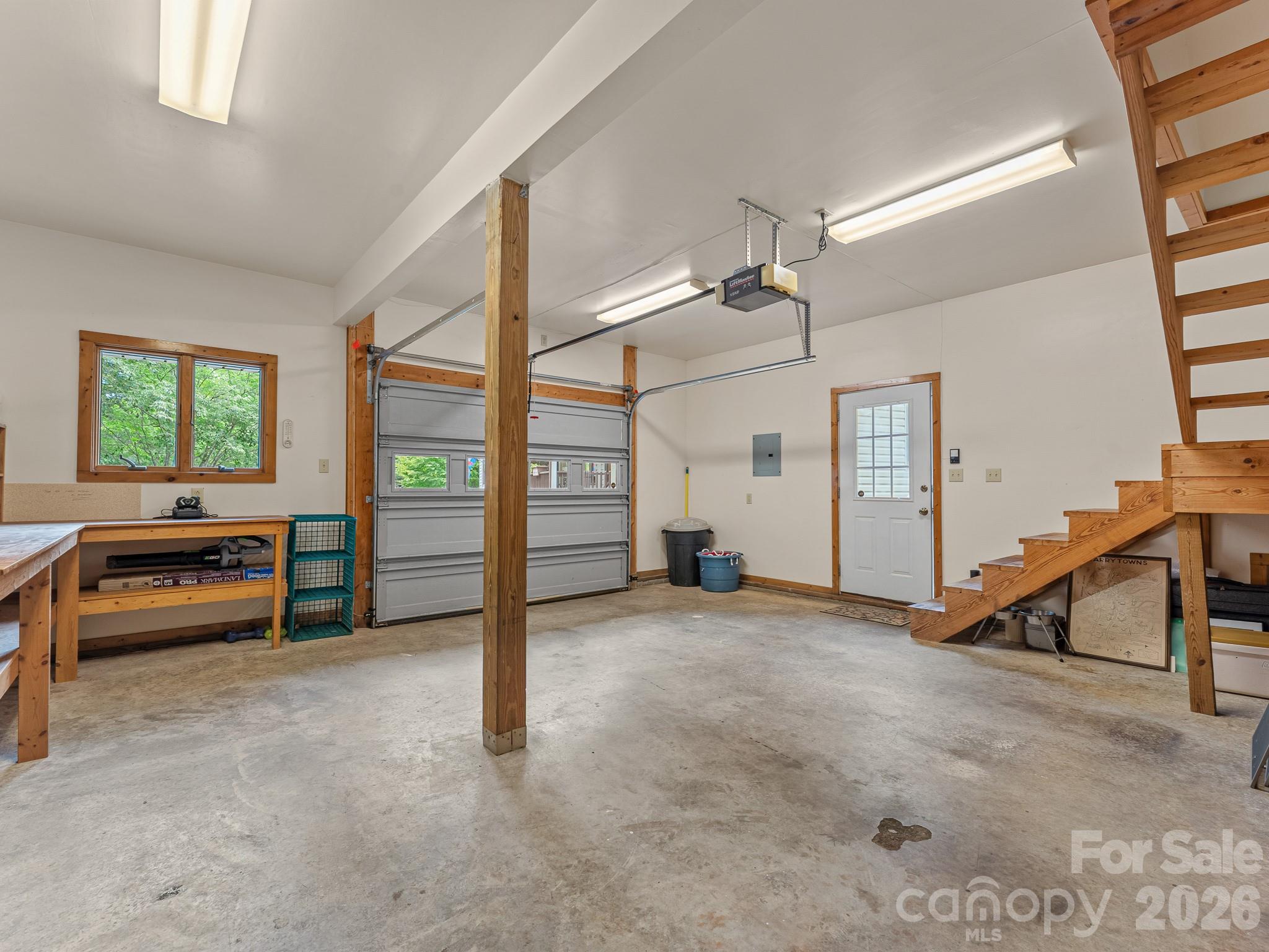 620 Thunder Road Property Photo 5