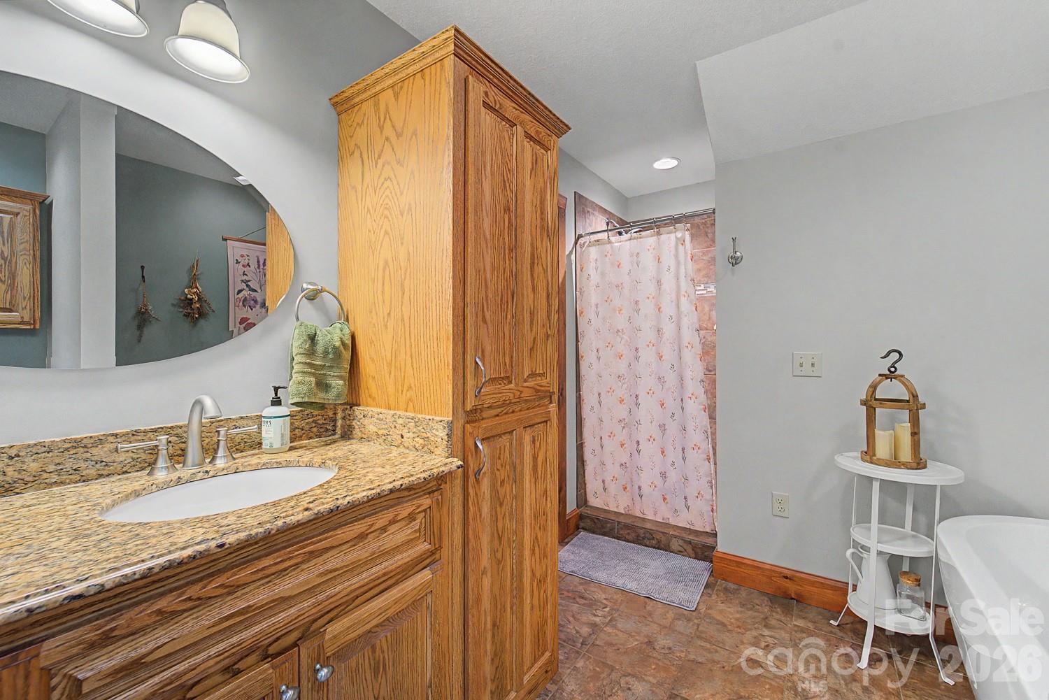 374 Ridgeway Street 1 Property Photo 8