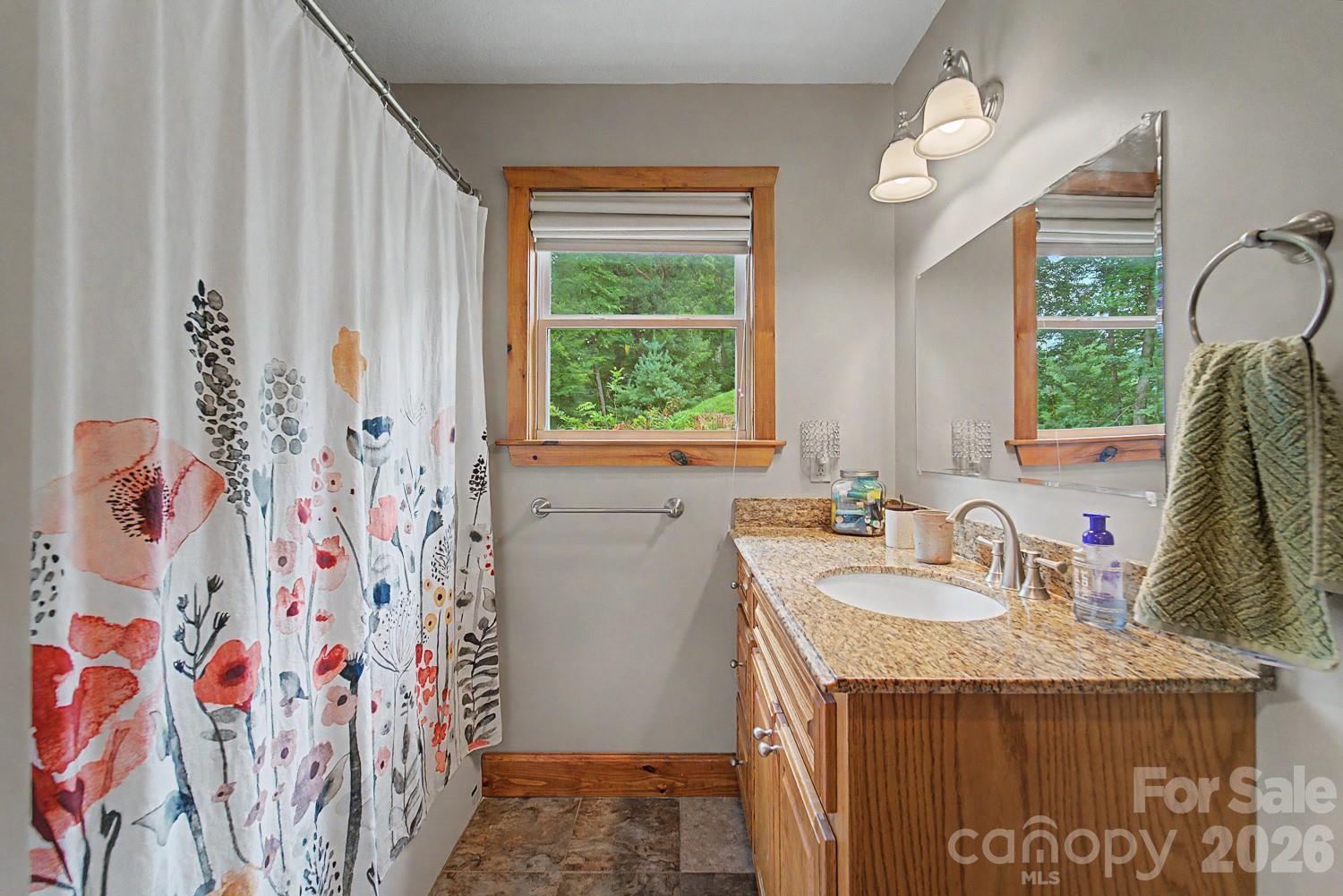 374 Ridgeway Street 1 Property Photo 13