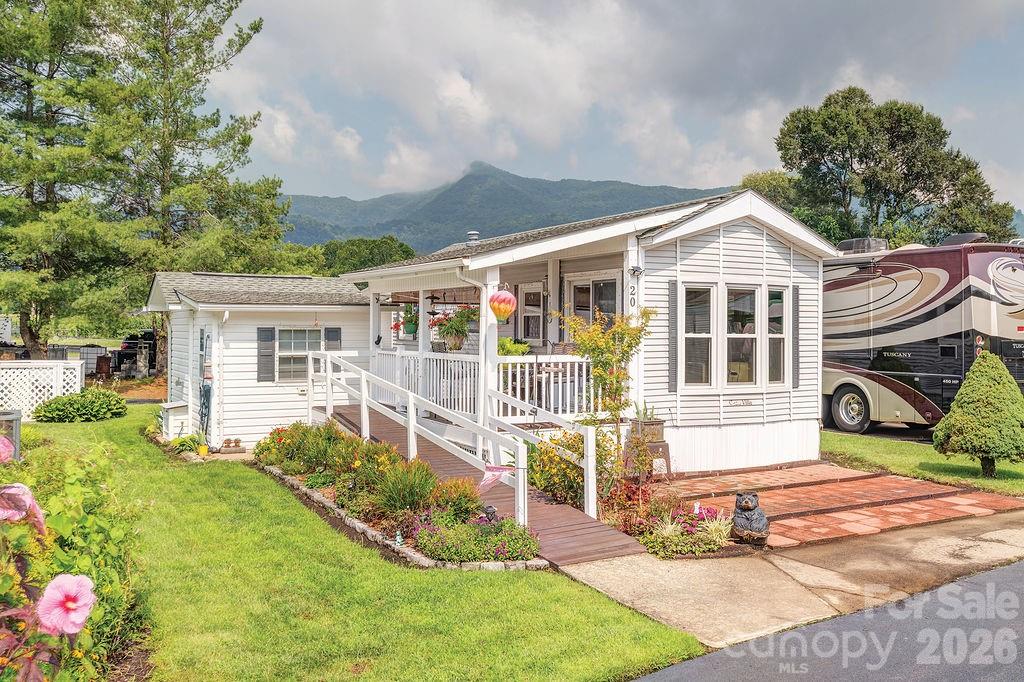 20 Strollers Lane Property Photo 1