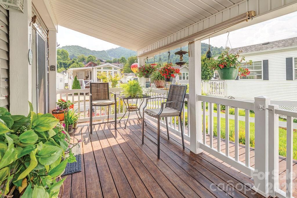 20 Strollers Lane Property Photo 2