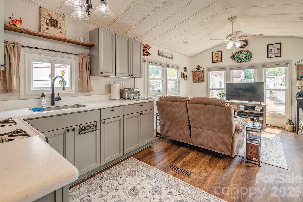 20 Strollers Lane Property Photo 9