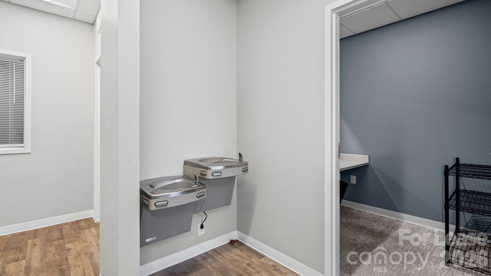 9719 Northeast Parkway 100 Property Photo 9
