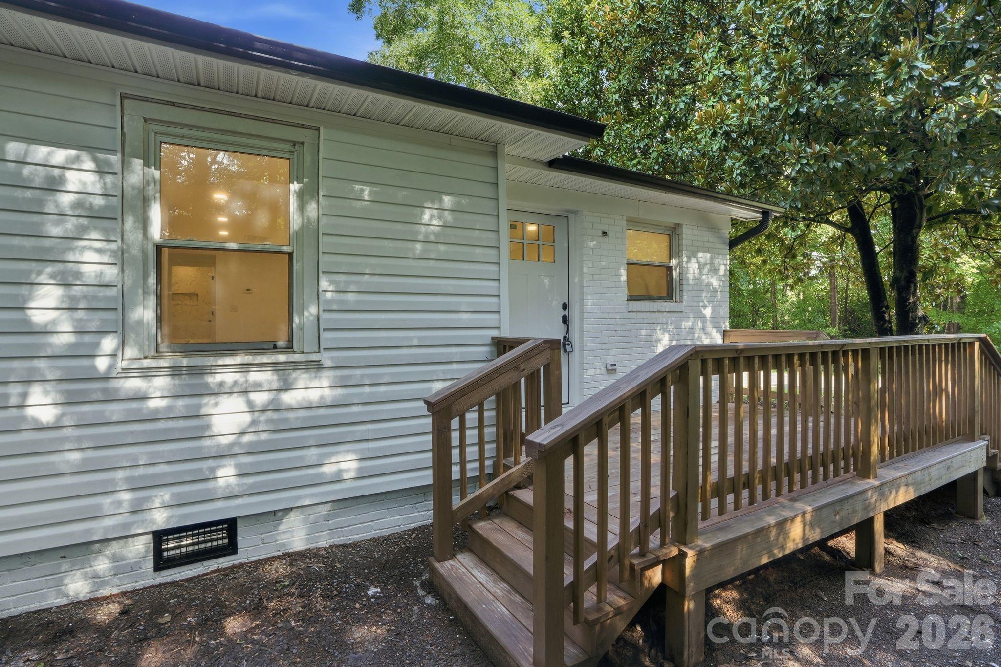 45680 Blackhawk Lane Property Photo 5