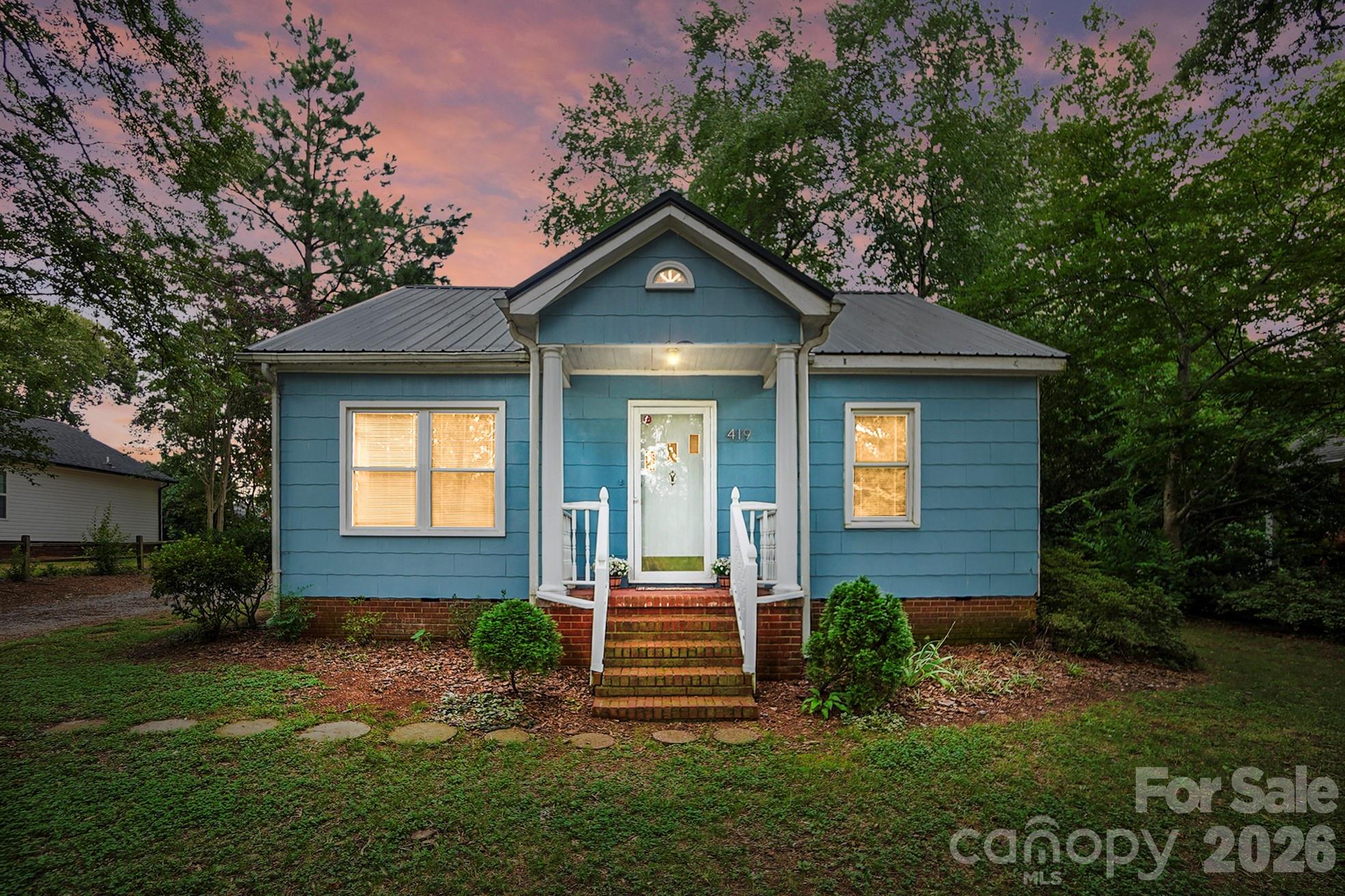 419 Jackson Street Property Photo 2